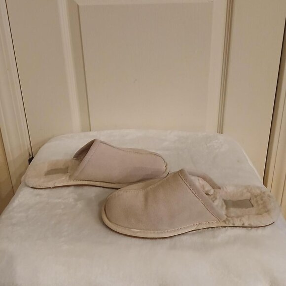 UGG Pearle slippers with a suede upper and plush wool lining size 7 - Picture 4 of 6